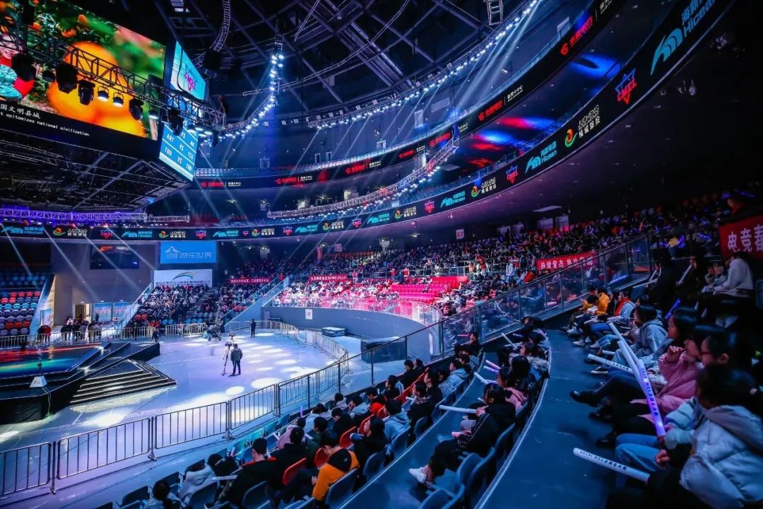 向合同的竞 向合同的竞